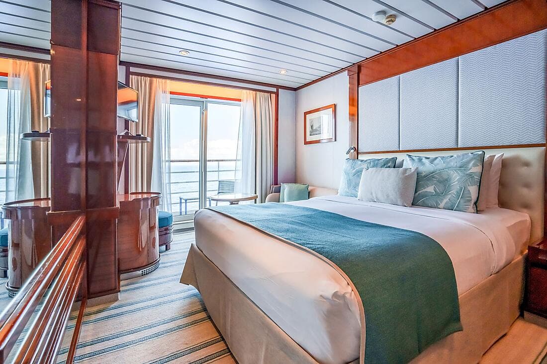 Carousel cabins: Lower deck balcony stateroom